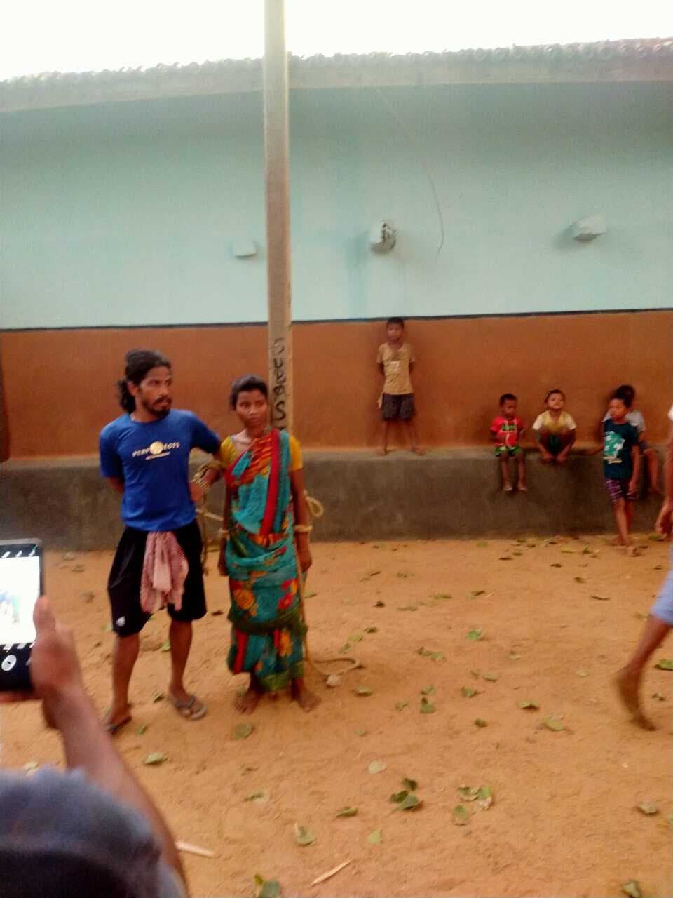 नावाडीह गांव में तीन दिन से बंधक बनाकर रखे गए महिला-पुरुष को पुलिस ने कराया मुक्त