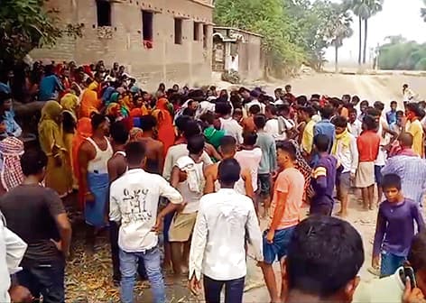 पातेपुर में खेलते-खेलते नल पर पानी पीने गये 10 साल के बच्चे की करेंट लगने से गयी जान