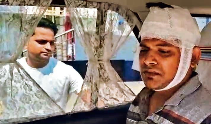 ओवरलोड बालू लदे ट्रक की जांच करने पहुंचे खनन पदाधिकारी पर हमला, पटना रेफर