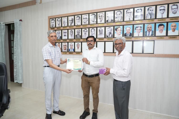 चिरेकाकर्मियों को मिला मई का मैन ऑफ द मंथ अवार्ड