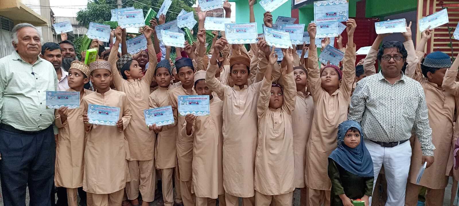 मदरसा समर कैंप संपन्न, 110 बच्चे हुए सम्मानित