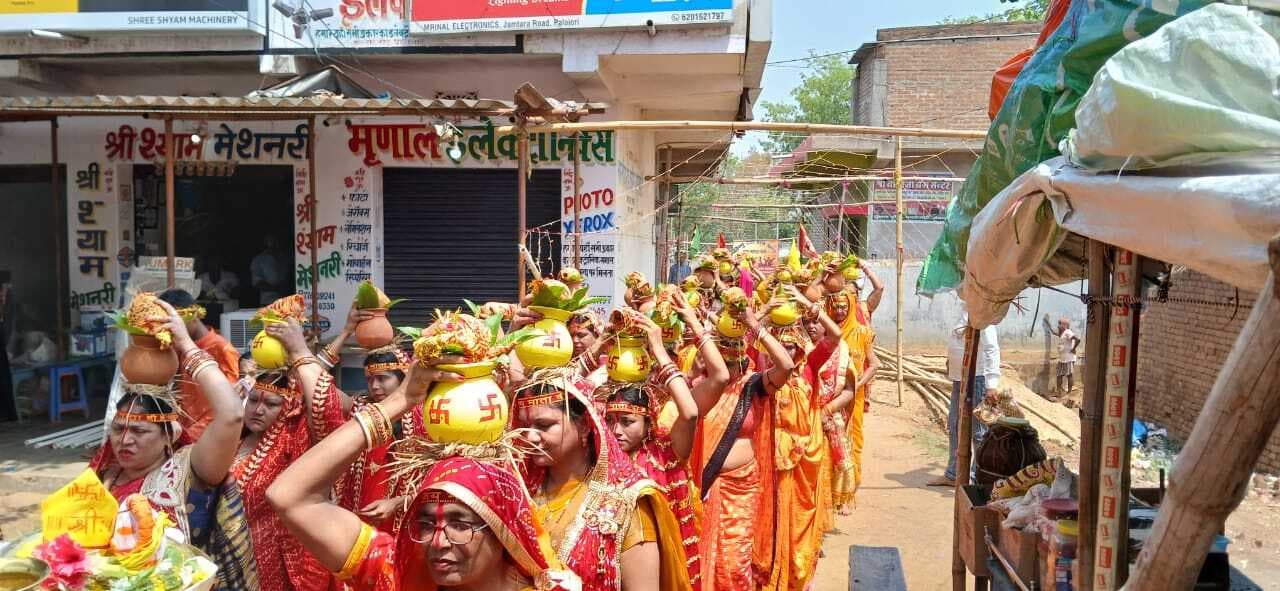 पालोजोरी में भव्य कलश यात्रा के साथ सात दिवसीय भागवत कथा शुरू