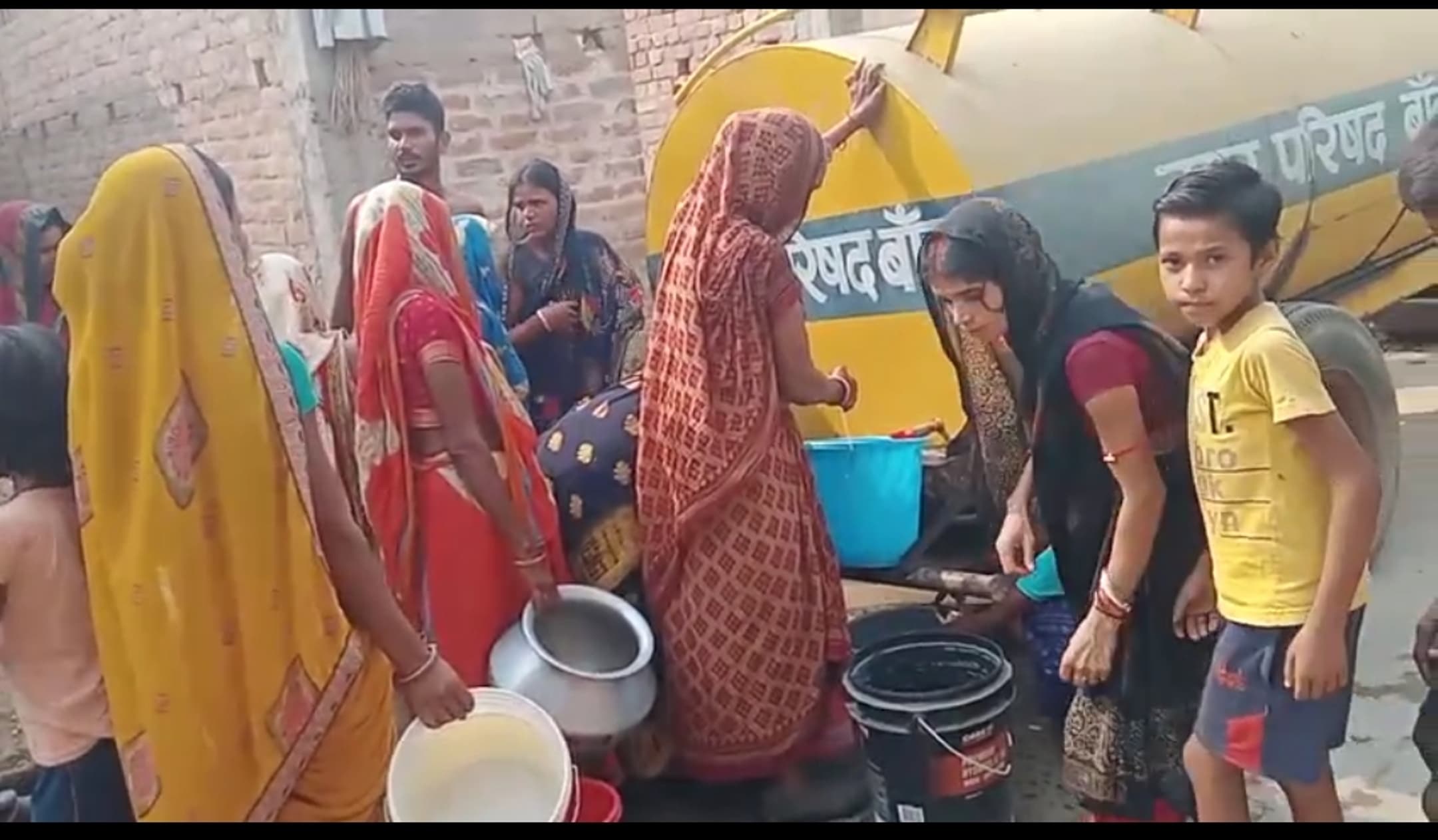 बढ़ती गर्मी से लू की चपेट में आ रहे लोग, गहराया पेयजल संकट