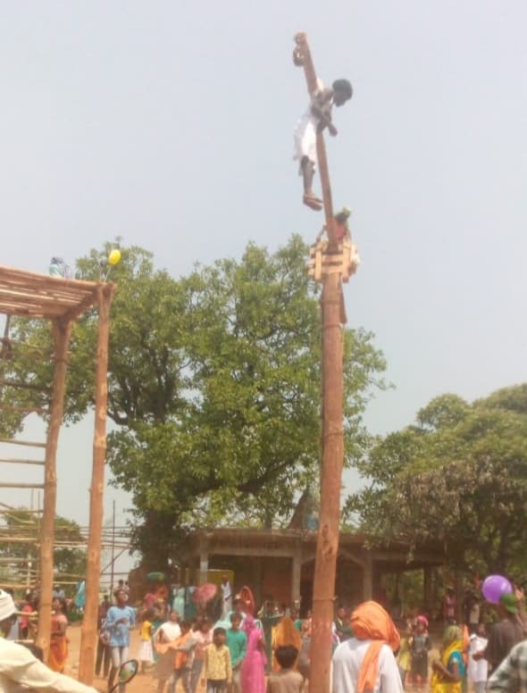 मंडा में भोक्ताओं ने बरसाये आस्था के फूल