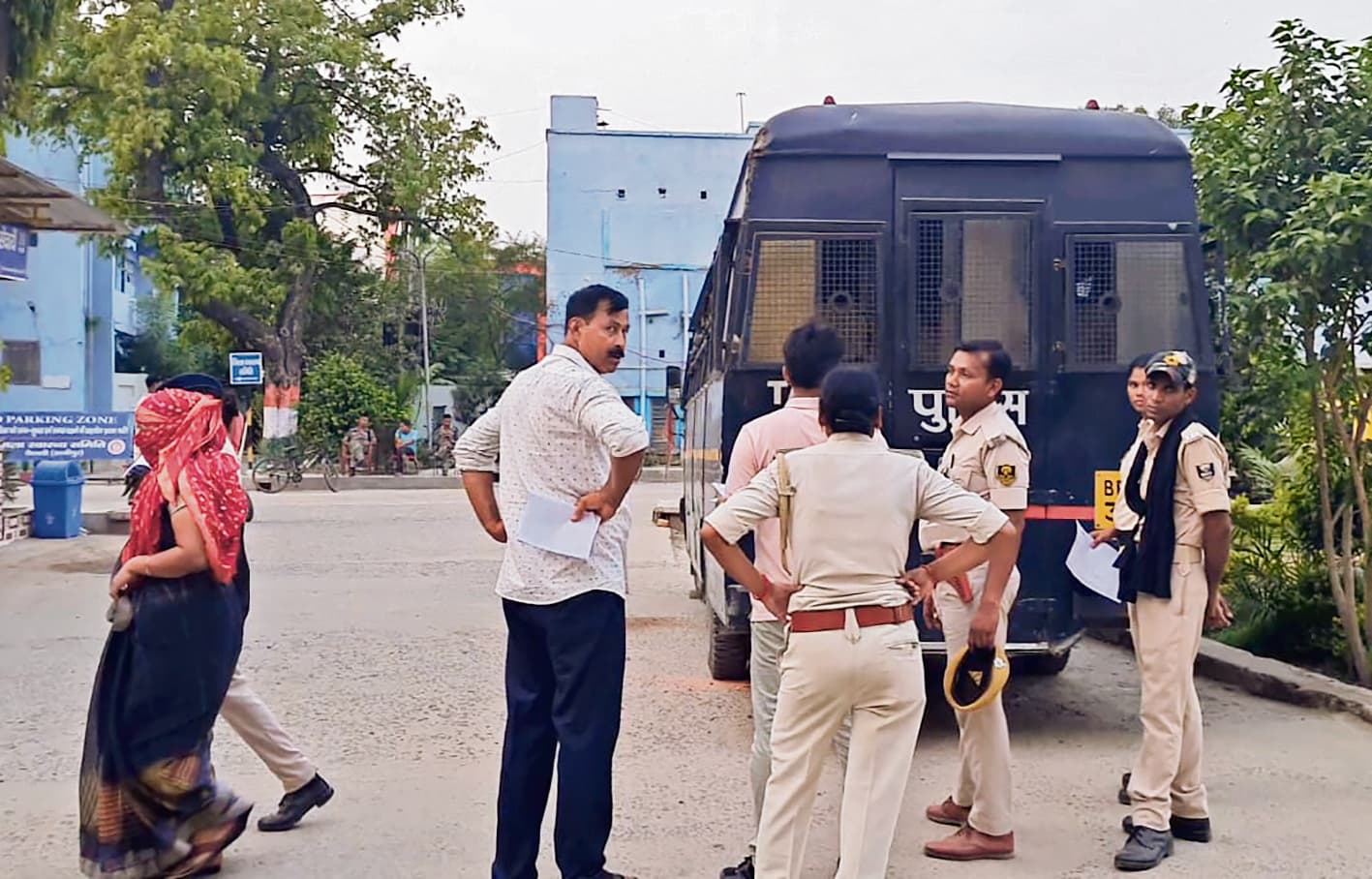 देह व्यापार में शामिल होटल मैनेजर समेत 26 महिला-पुरुष गिरफ्तार