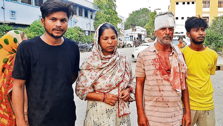 लोन चुकता करने के बाद एनओसी मांगने पर फाइनेंस कंपनी के कर्मी ने की पिटाई