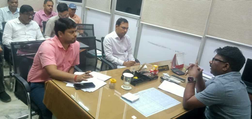 कार्य में कोताही बरतने पर होगी कार्रवाई, 30 दिन में पूरा करें पीएम आवास योजना