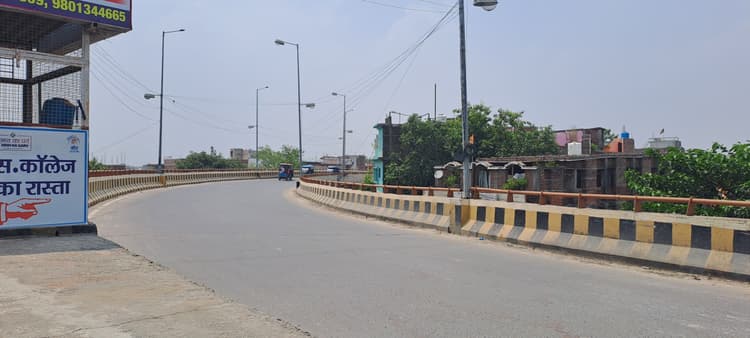 उमस भरी गर्मी में उबल रहे लोग, तापमान 41 व अनुभूति हो रही 51 डिग्री की