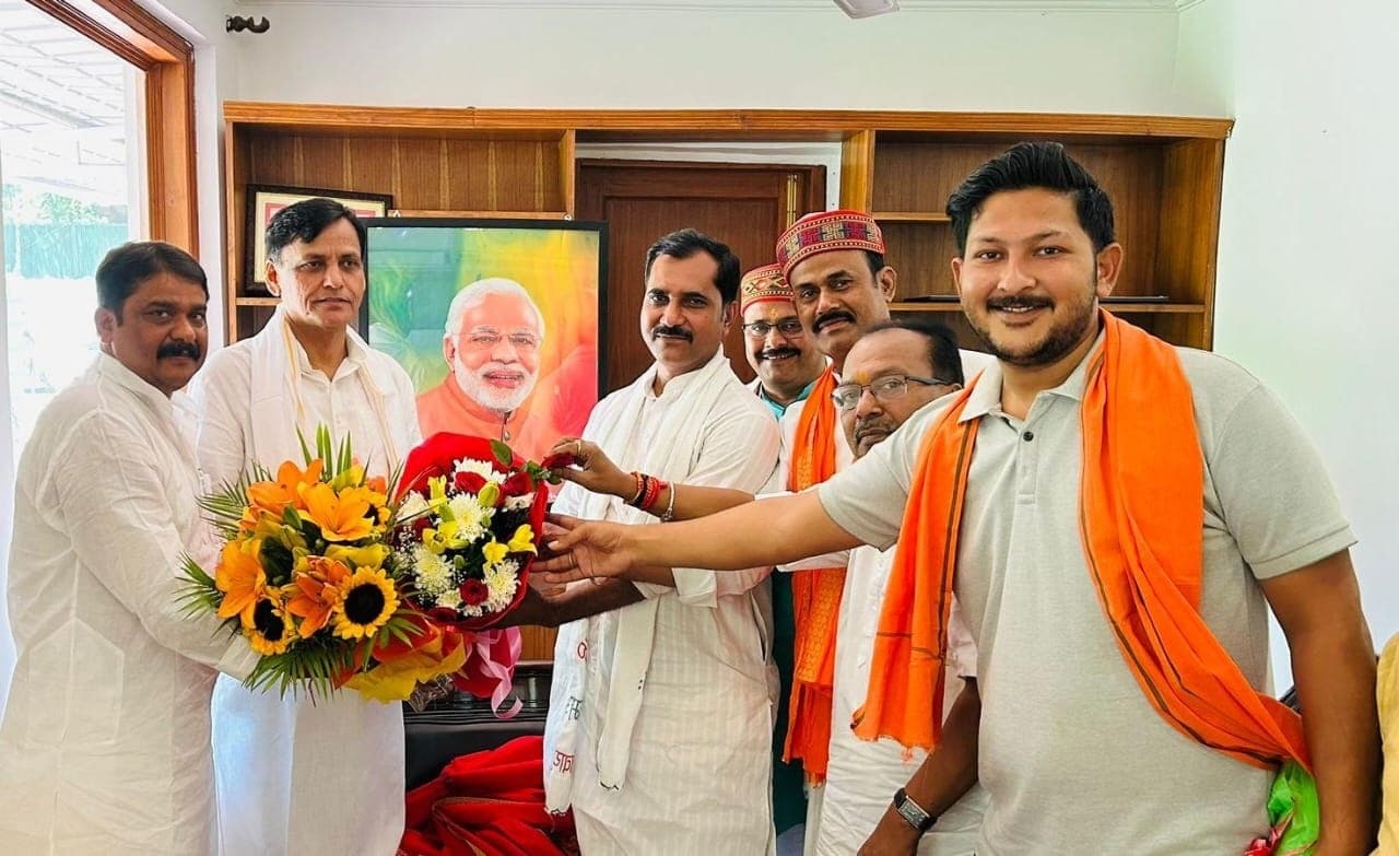 केंद्रीय मंत्री बनने पर नित्यानंद को दी बधाई