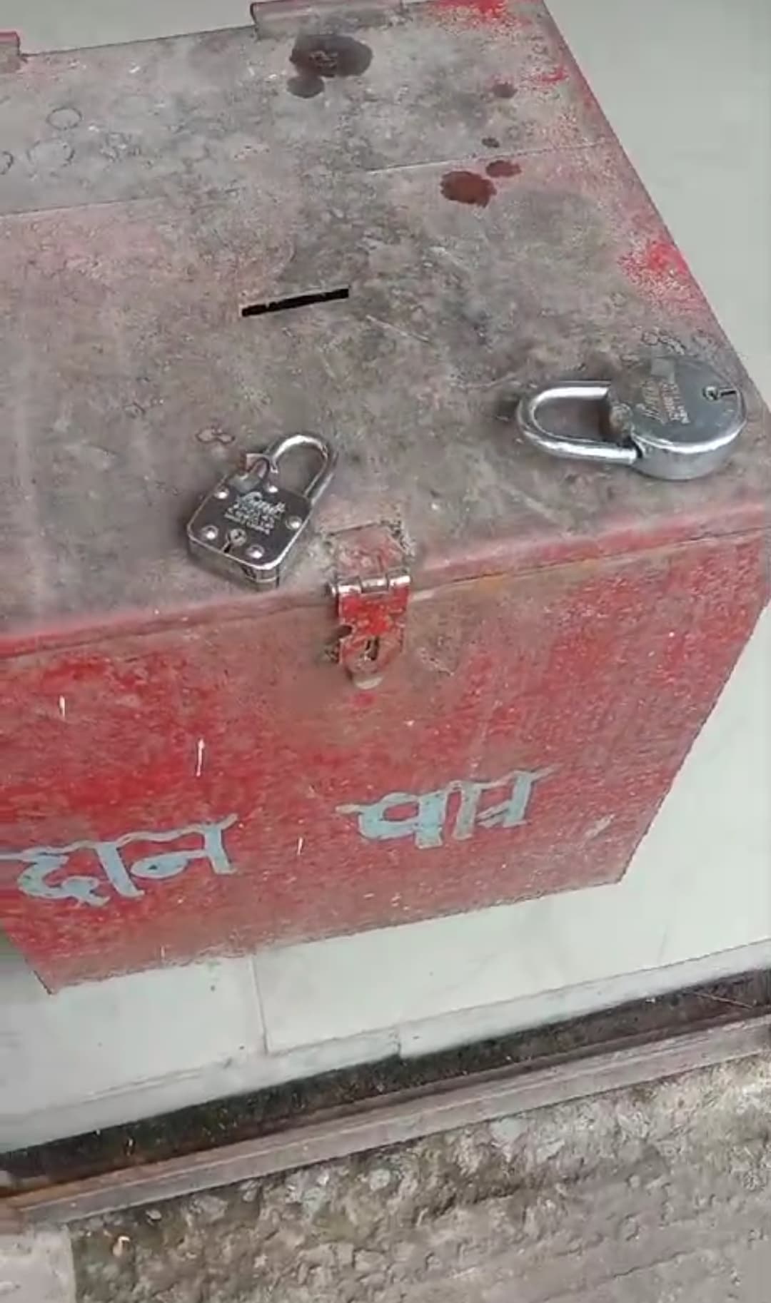 बेलदारी चक दुर्गा मंदिर में रखी दान पेटी से एक लाख की चोरी