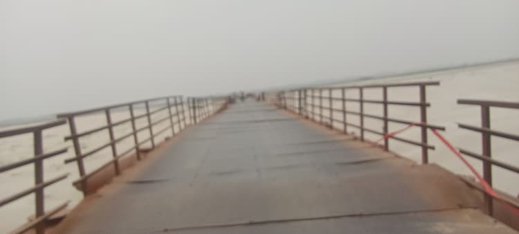 18 जून से खुलेगा पीपा पुल अब नाव ही एकमात्र सहारा