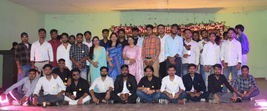 मार्खम कॉलेज के अंतिम सेमेस्टर के विद्यार्थियों को दी गयी विदाई