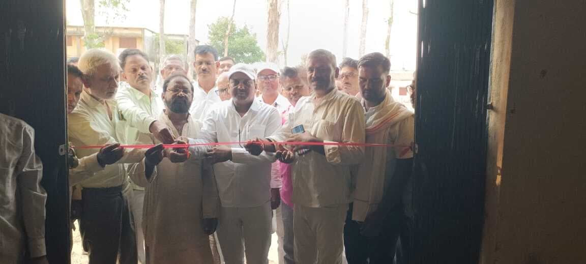 उप प्रमुख ने धान बीज विक्रय केंद्र का किया उदघाटन