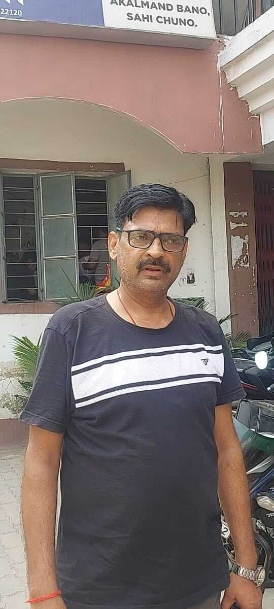 Patna : कार से मोबिल गिरने का झांसा देकर शातिर ने उड़ाया 63.5 हजार कैश व 15 लाख का चेक