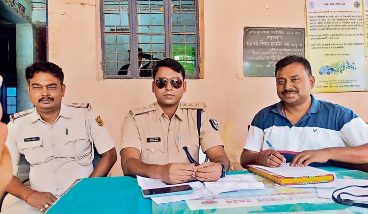 सीमेंट लदे ट्रक से सात क्विंटल गांजा बरामद, तस्कर फरार