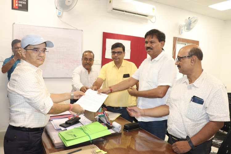 व्यवसायिक क्षेत्रों में सुबह दस से रात दस बजे तक नहीं काटे बिजली विभाग