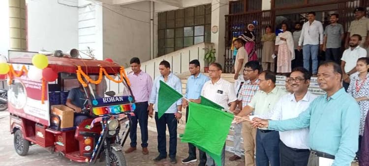 टीबी मरीज खोज अभियान को लेकर डीडीसी ने किया जागरूकता रथ रवाना