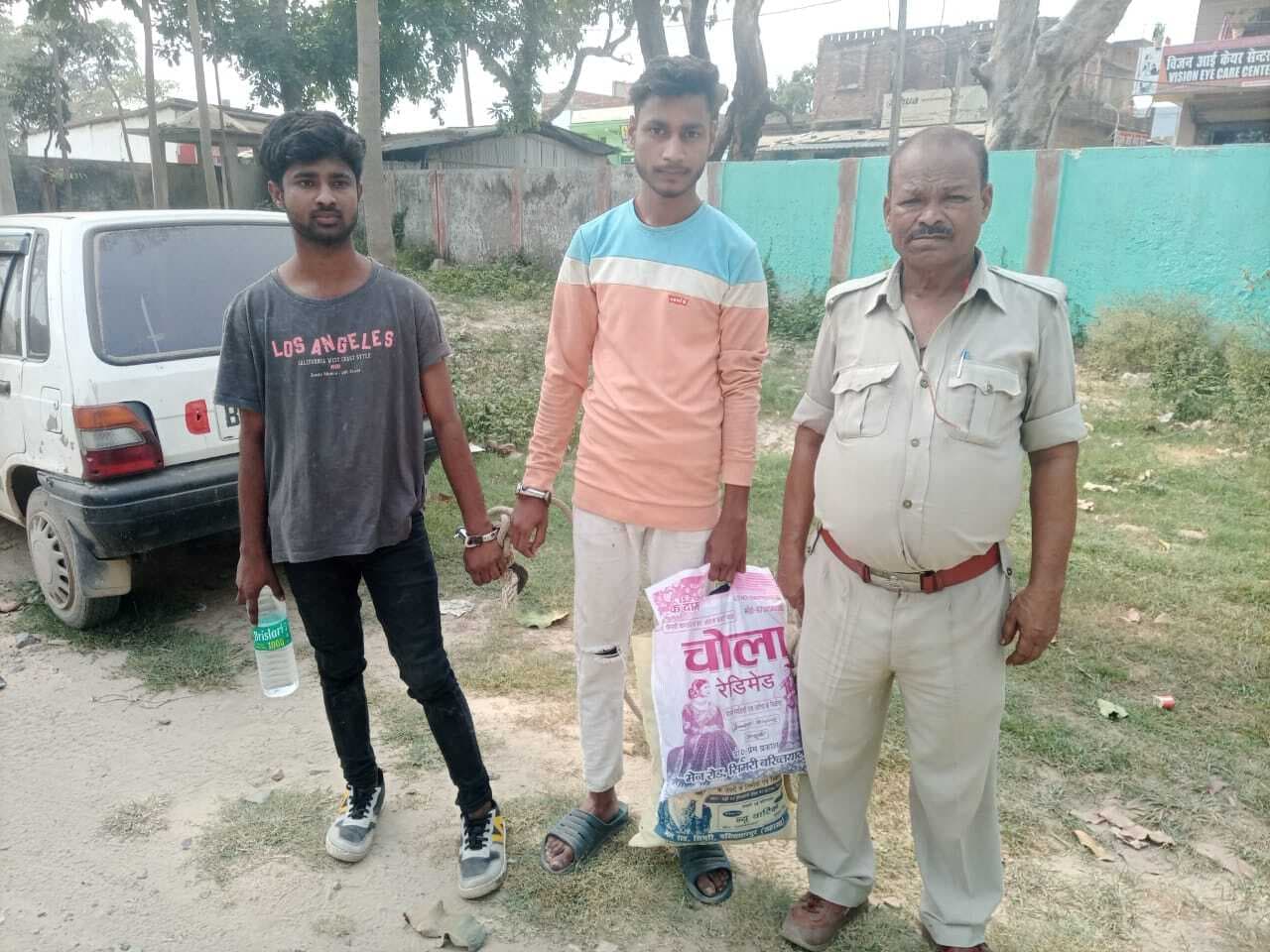 अपराध की योजना बनाते दो बदमाश हथियार व गोली के साथ गिरफ्तार