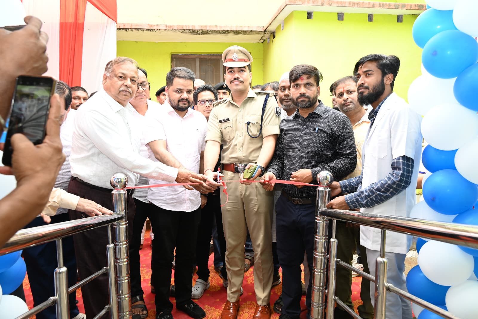 रेड क्रॉस ने आयोजित किया रक्तदान शिविर, 52 यूनिट ब्लड का हुआ संग्रह