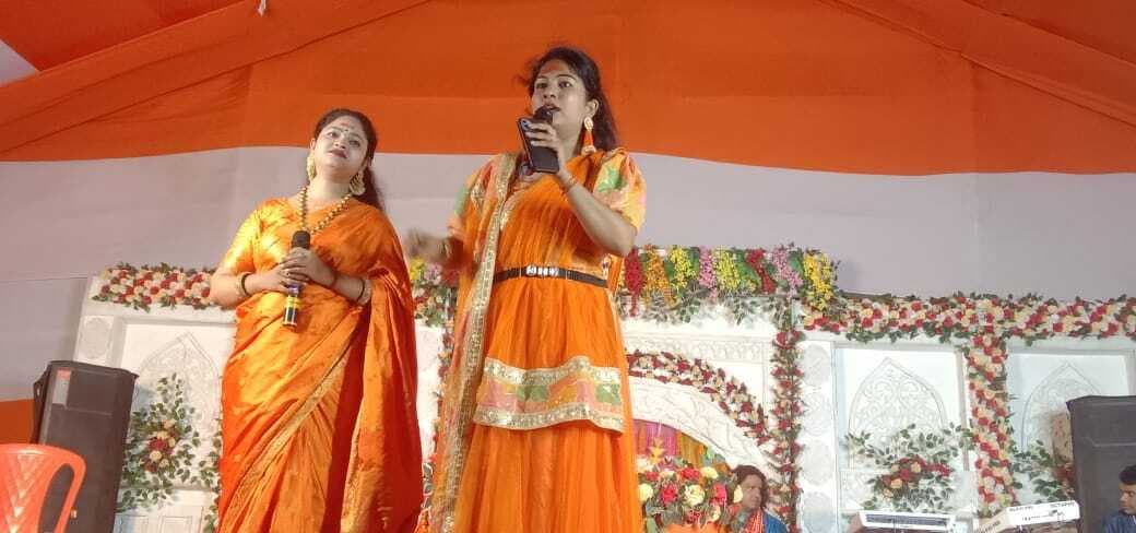 मेरी मां का चोला है रंगला..., पर रात भर झूमे श्रोता