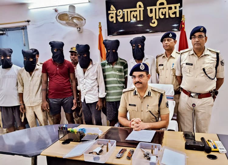 चीनी व्यवसायी को लूटने की योजना बना रहे छह बदमाश दो कट्टा व चार गोलियों के साथ धराये