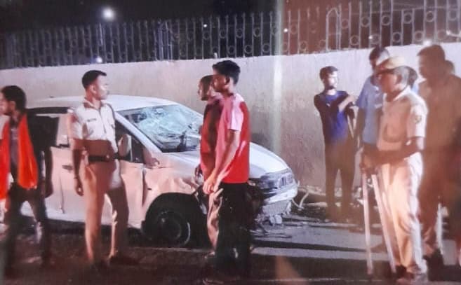 Patna : कार सवार युवक ने दंपती समेत कई लोगों को मारी टक्कर