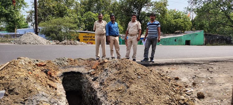 बिना कागजी कार्रवाई पूरी किये पानी संयोग ले रहे लोगों को जेइ ने रोका