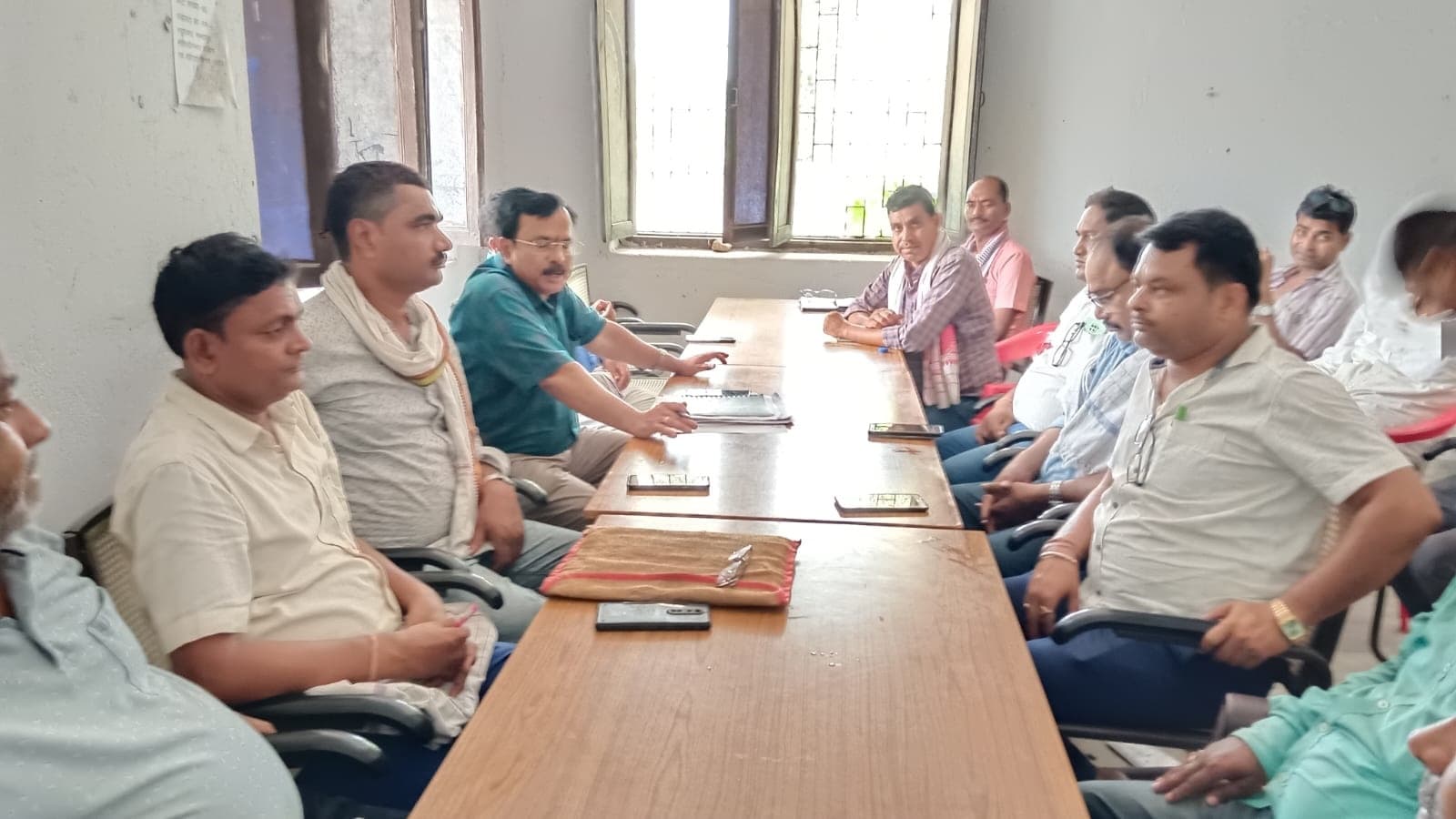 खरीफ फसलों के मद्देनजर बीज वितरण की हुई समीक्षा