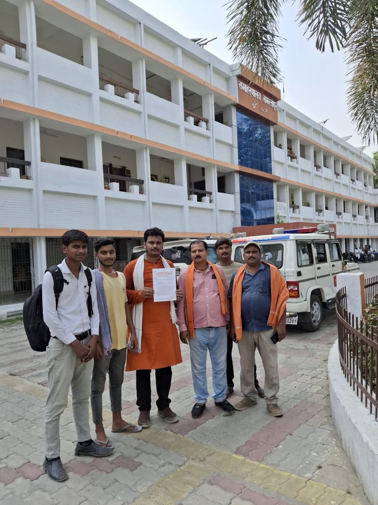 जम्मू-कश्मीर में श्रद्धालुओं पर हुए हमले की निंदा कर सौंपा ज्ञापन