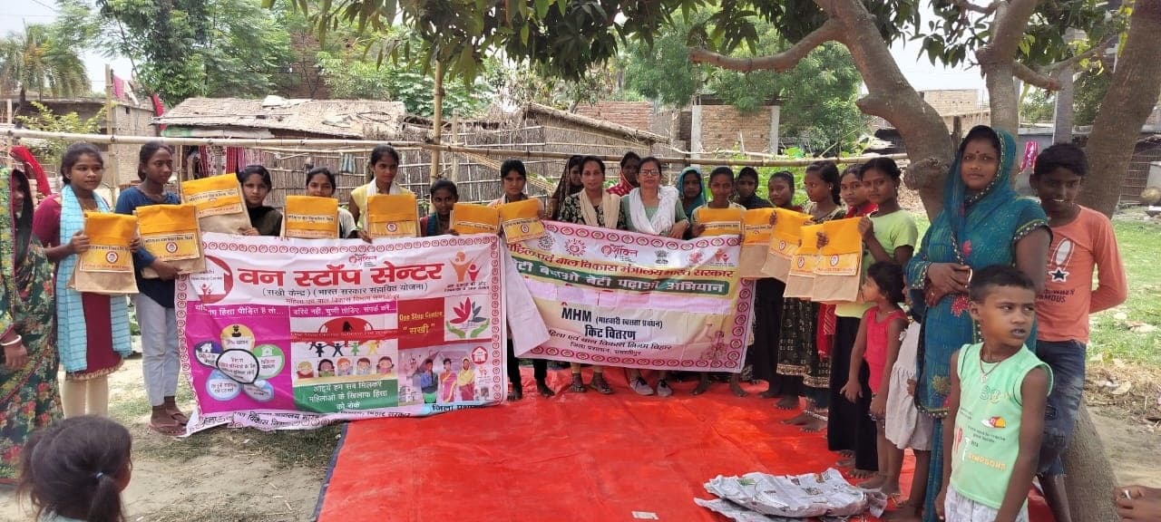 सखी वार्ता में किशोरियों को सिखाया स्वच्छता प्रबधन का गुर