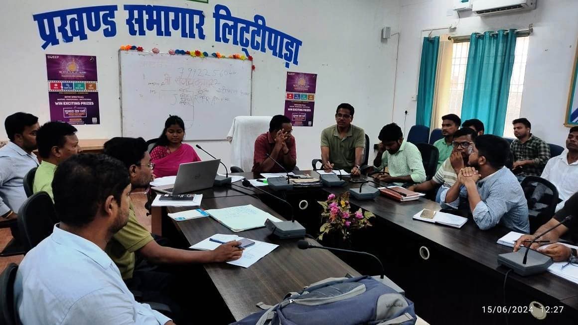 आकांक्षी प्रखंड कार्यक्रम के तहत बीडीओ ने की बैठक, प्राप्त निर्देशों को समय पर पूर्ण करने का दिया निर्देश