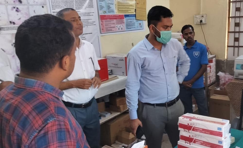 अस्पताल की कुव्यवस्था देख नाराज हुए एसडीओ, लगाई फटकार