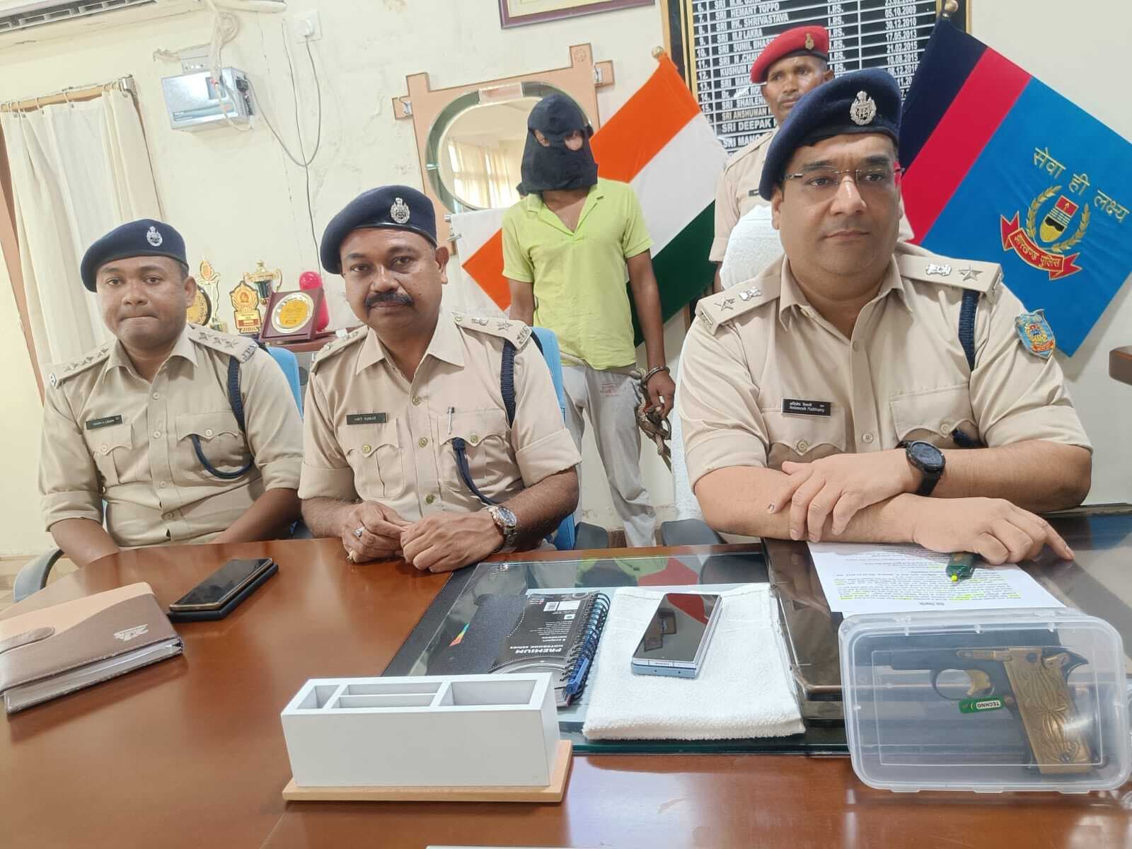 करमाटांड़ क्षेत्र में साइबर क्राइम को अंजाम देते चार ठग गिरफ्तार