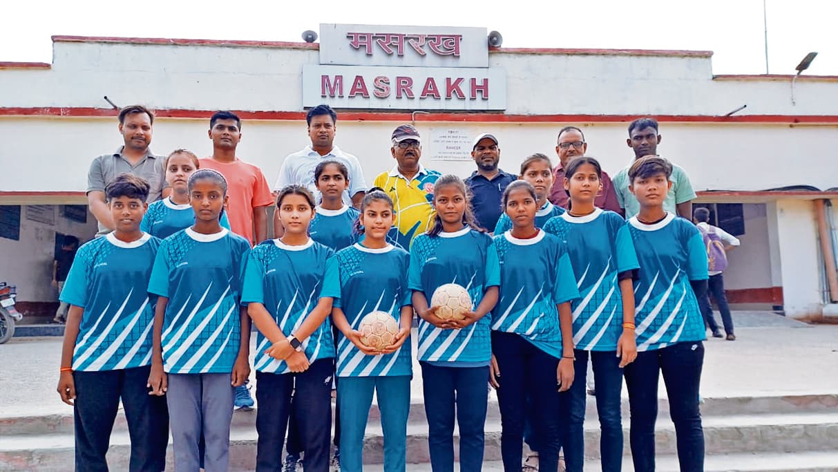 नौवीं बिहार राज्य सब जूनियर हैंडबॉल में भाग लेने सारण टीम रवाना