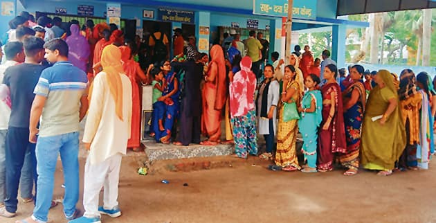 गर्मी ने बढ़ायीं मुश्किलें, सदर अस्पताल में बीते एक सप्ताह में बढ़े 40 फीसदी मरीज