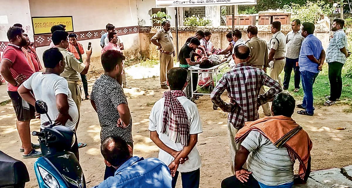 राउरकेला : घरेलू विवाद में पत्नी की गला घोंट कर हत्या के बाद दफनाया शव