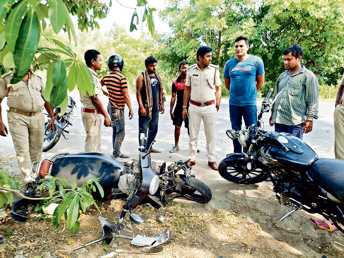 बंडामुंडा : बीमार पिता को देखने जा रहे युवक की सड़क दुर्घटना में मौत, तीन घायल