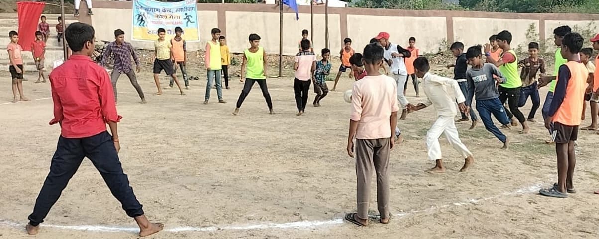 छलांग योजना में बेहतर प्रदर्शन करने वाले बच्चे पुरस्कृत