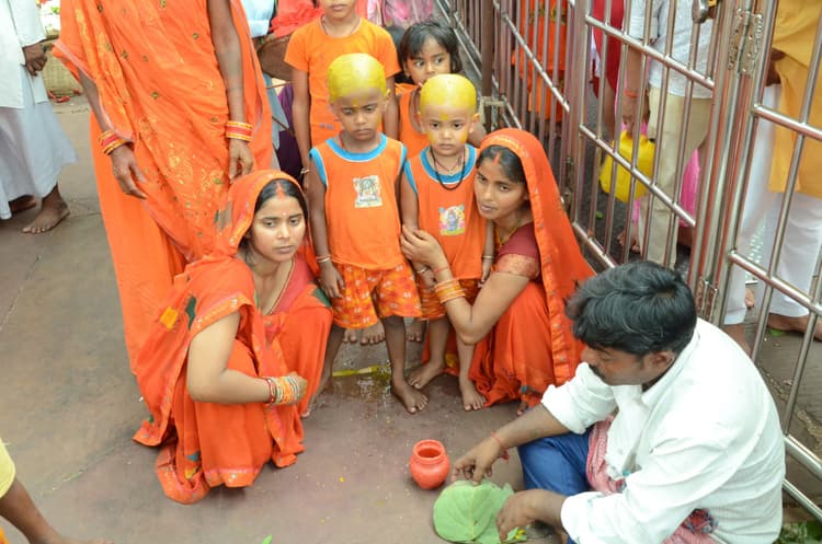 गंगा दशहरा पर बाबा पर 80 हजार से अधिक भक्तों ने चढ़ाया जल