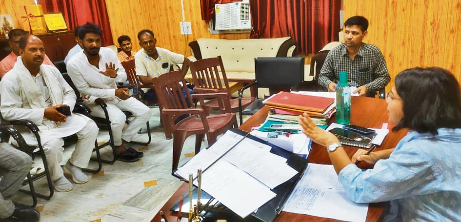 बंद पड़े राजकीय नलकूपों की जांच कर कराएं चालू : डीडीसी