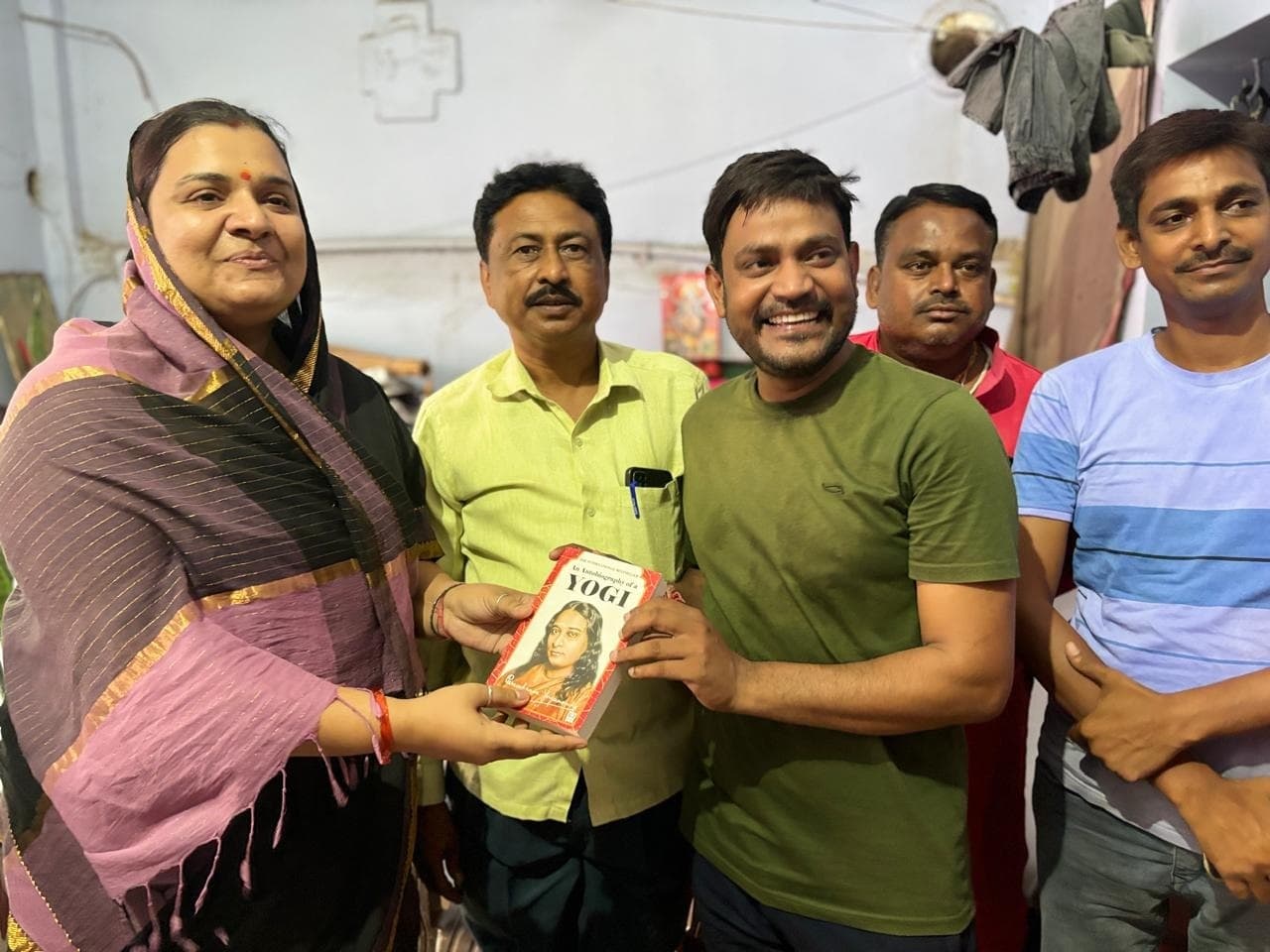 कांग्रेस नेत्री श्वेता सिंह ने डॉ जयदेव को किया सम्मानित