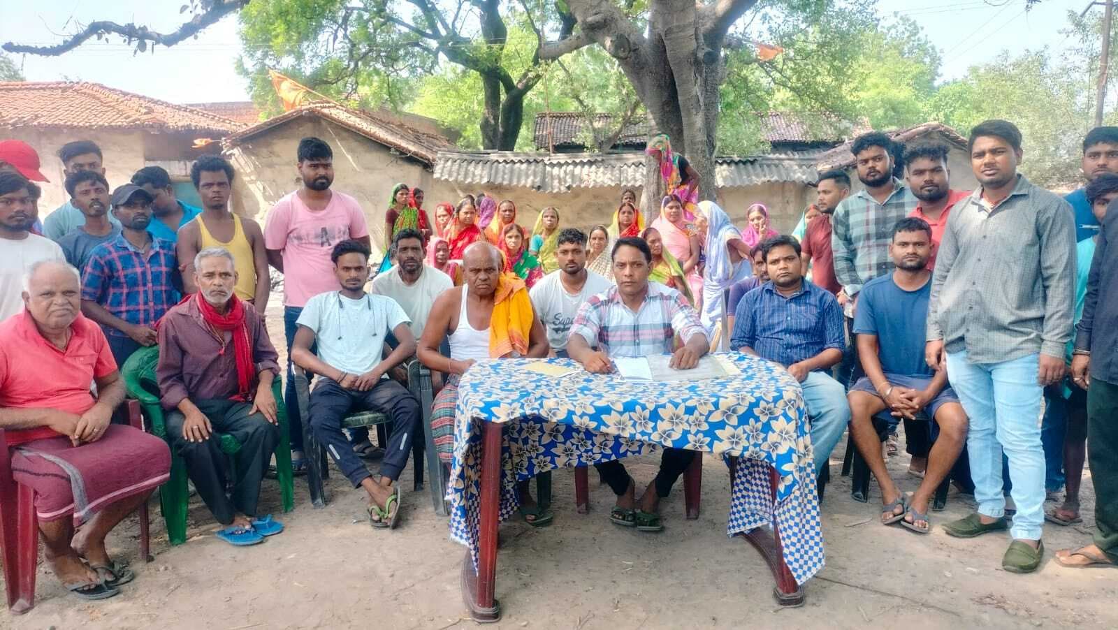 आउटसोर्सिंग में बंदी के खिलाफ ढुलू व जलेश्वर समर्थक आमने-सामने