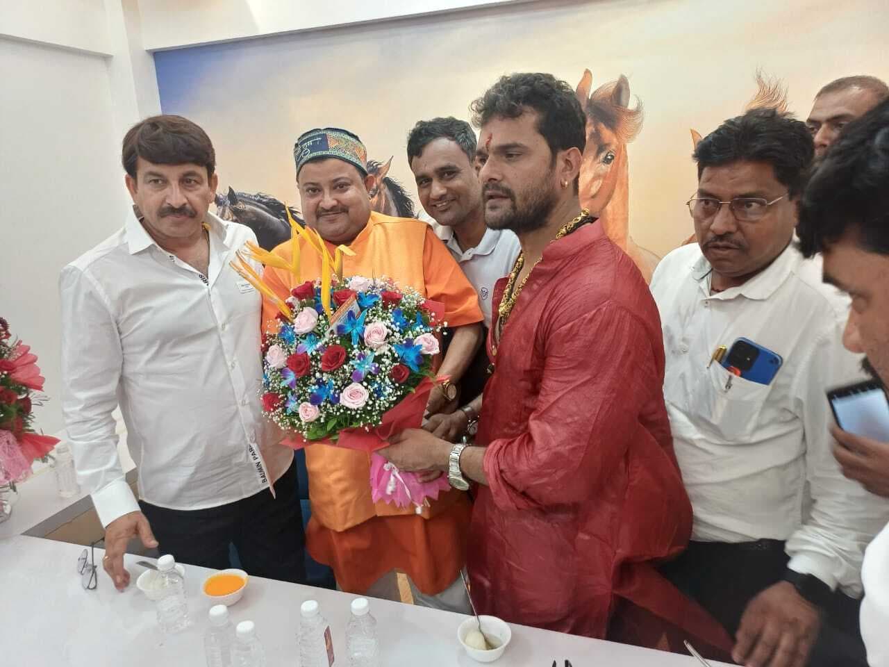 सांसद ने मुंबई में भाजपा झारखंड के अध्यक्ष को किया समानित