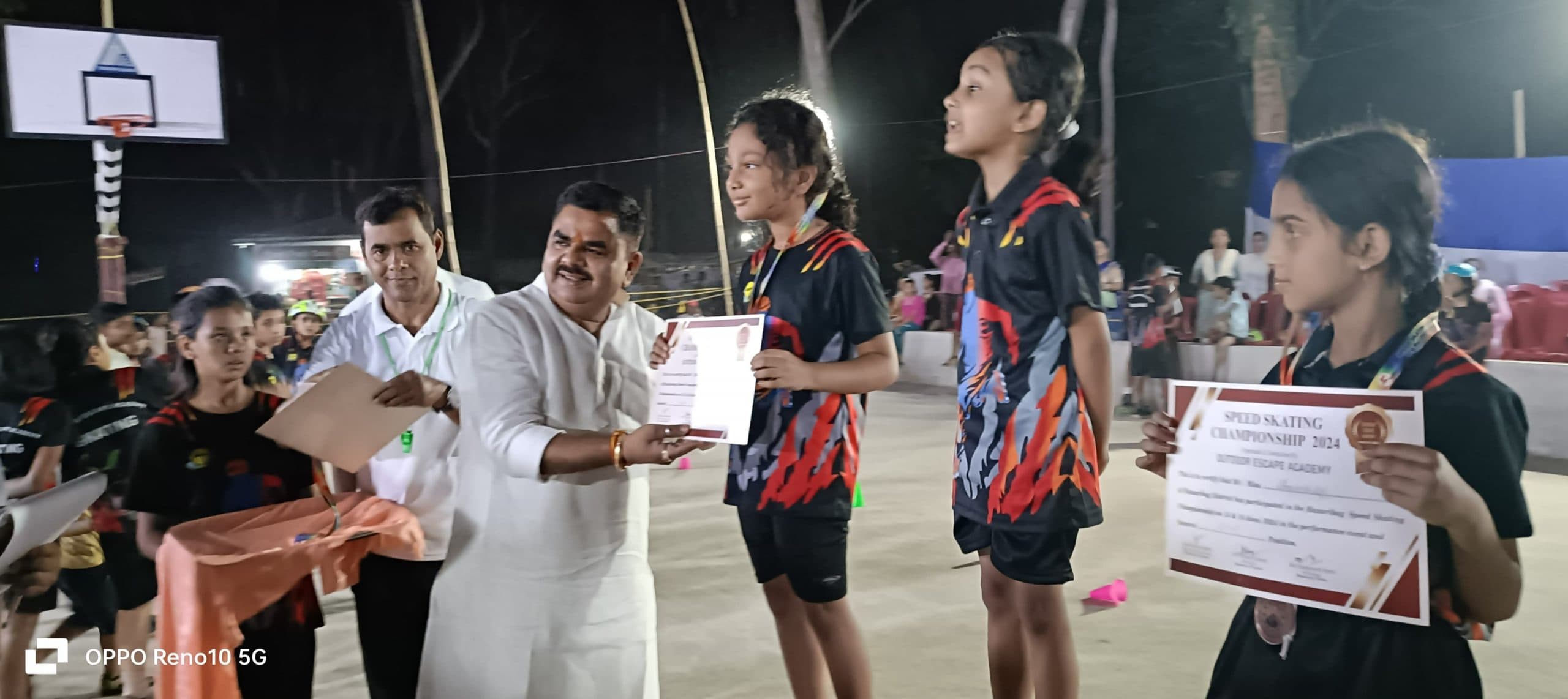 झील परिसर में स्पीड  स्केटिंग प्रतियोगिता के विजेता पुरस्कृत