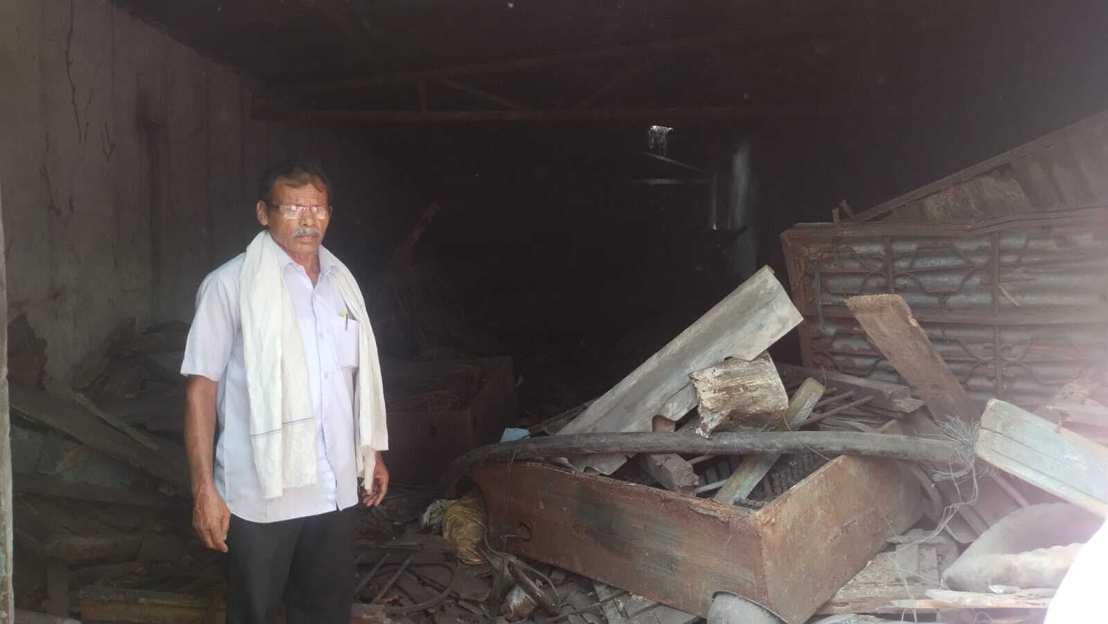 अपराधियों ने भूलन बरारी एजेंट ऑफिस परिसर से लाखों की बीयिरंग लूटी