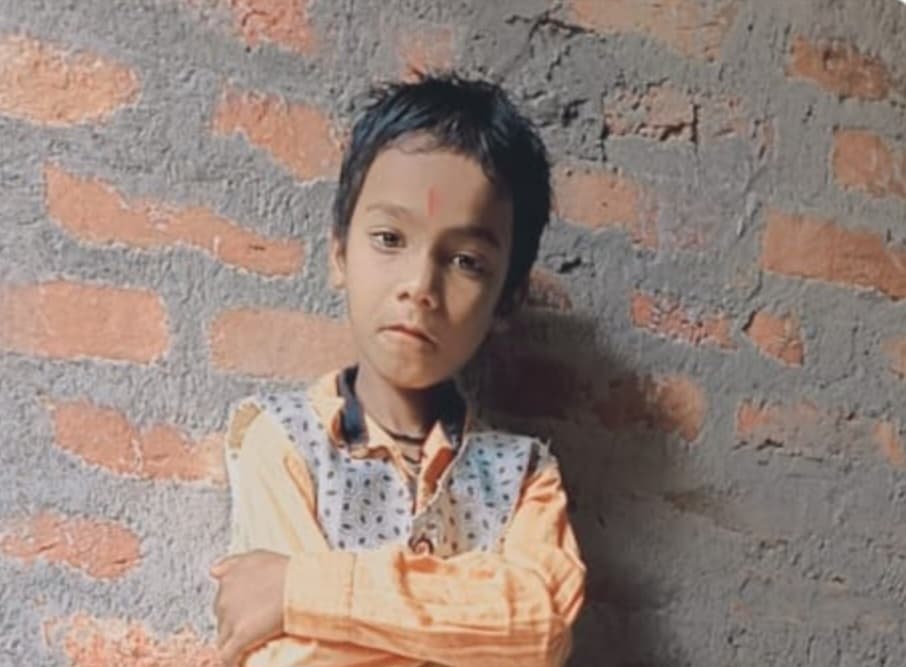 बिस्कुट लदी ट्रक ने 10 वर्षीय मासूम को रौंदा, मौके पर ही मौत, एकलौते पुत्र के वियोग में मां हुई बेहोश