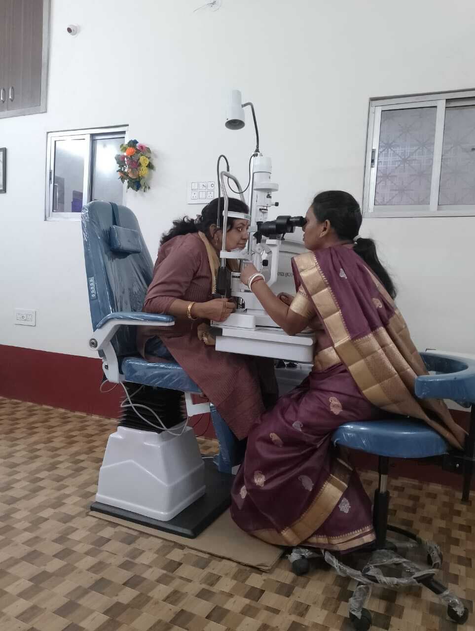 फतेहपुर मोड़ में खुला नेत्र देखभाल केंद्र