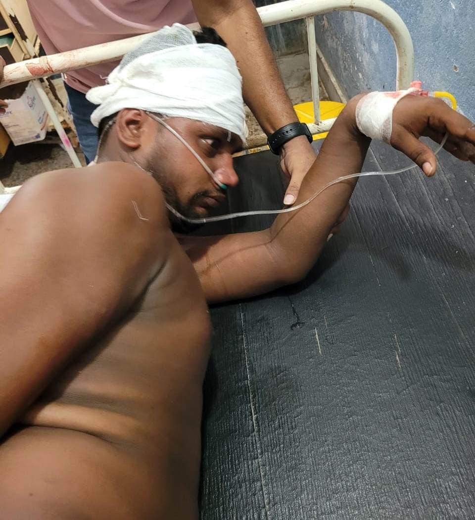 कुल देवता को ले जाने को लेकर दो पक्षों में विवाद, युवक को लगी गोली, सात घायल