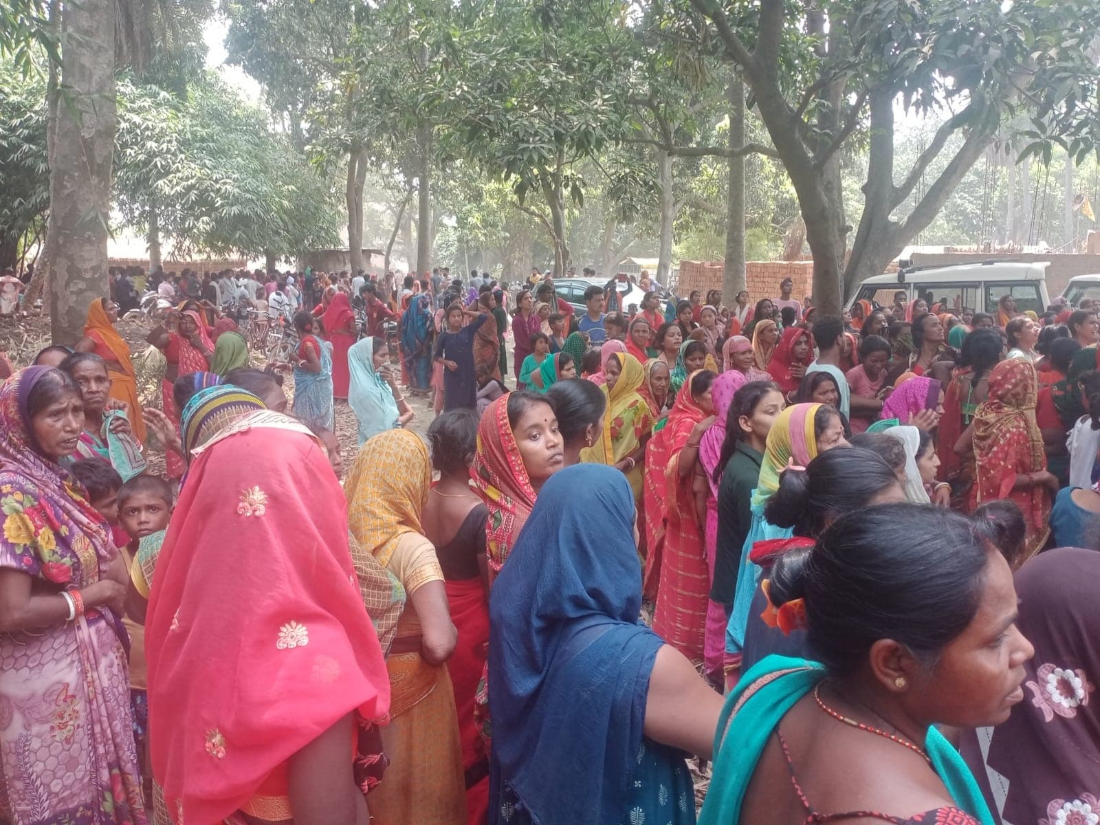 रसलपुर हाई स्कूल के निकट गंगा नदी से दो शव बरामद