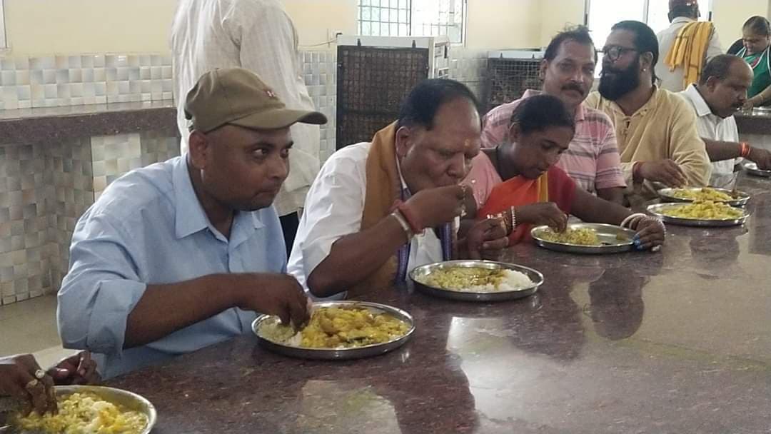 आहार केंद्र बंद नहीं होंगे, विपक्षी दल फैला रहे अफवाह : दुर्गा चरण तांती